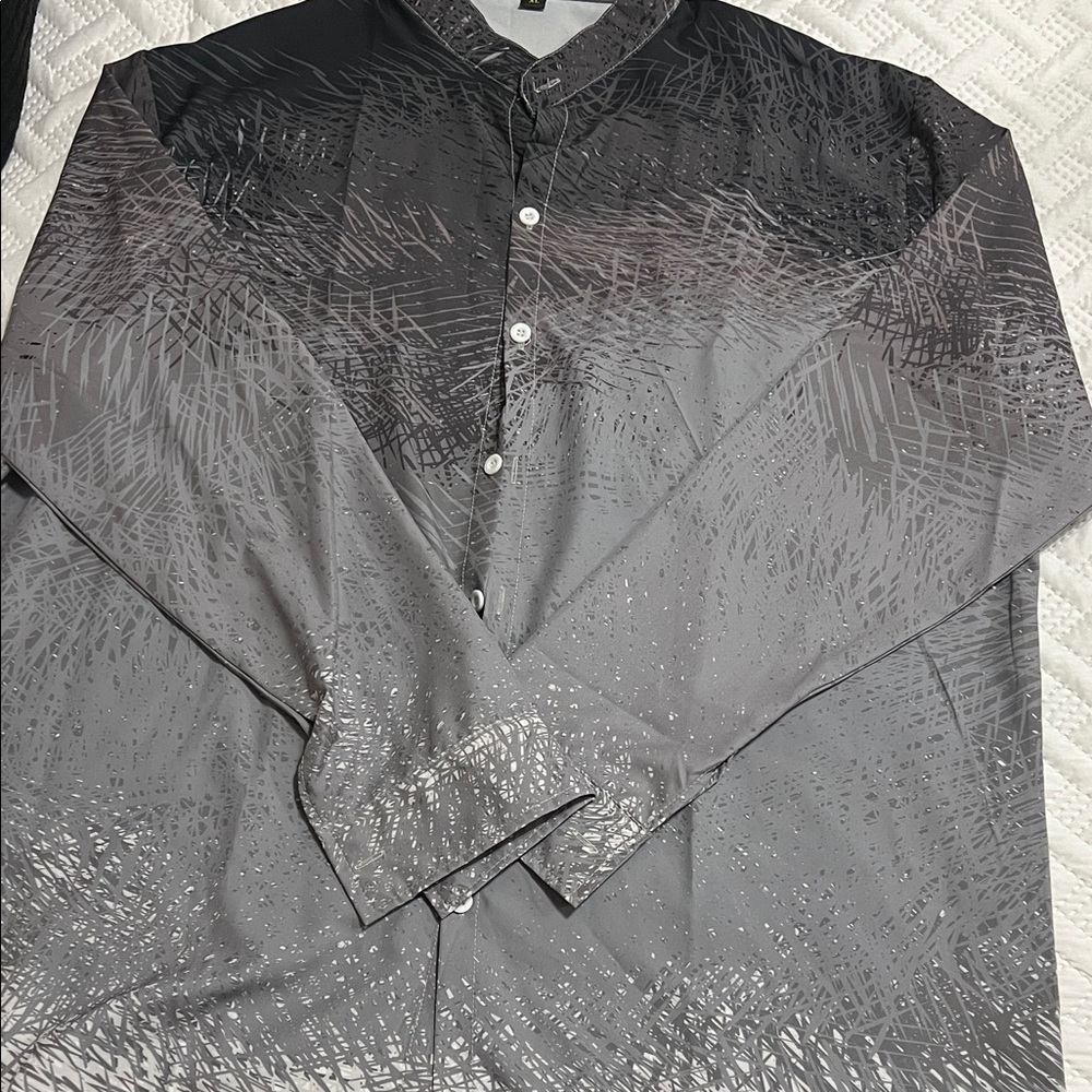 Source Unknown Black and Gray Patterned Shirt